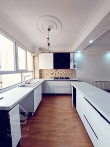 فروش آپارتمان ۸۰متری بازسازی شده کم واحد روبه جنوب