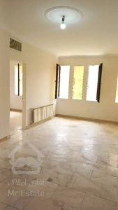 اجاره ۶۰متری نما تراورتن سالن پرده خور