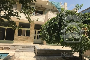 خانه در  به حیاط نورباران