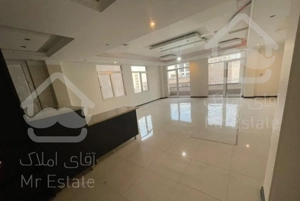 آپارتمان ۱۲۴ متر با تراس وسیع و استخر فعال