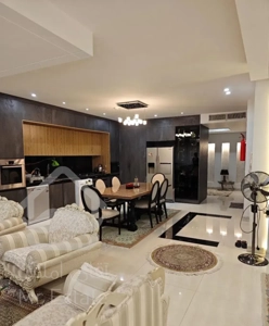 اپارتمان ۱۷۴ متری / وکیل اباد/ تاپ لوکیشن واقعی