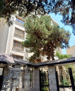 ۱۳۰متر/۲خواب/خوش نقشه/خیابان گلزار،ازگل