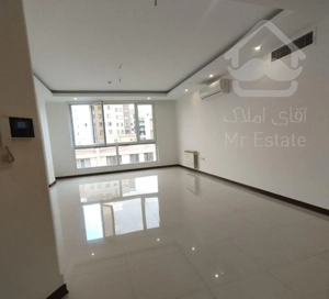 110متر دو خواب/کلید نخورده/فرعی دنج