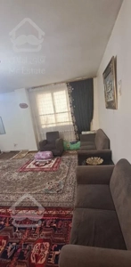 ۵۷ متری / طبقه دوم / تخلیه / بر اتوبان بعثت