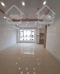 آ پارتمان نوساز  با لابی و سرایدار ی