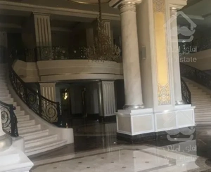 آپارتمان ۳۰۰ متری فوق