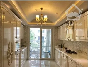 ۱۶۵متر ۳خواب کلاسیک نوساز