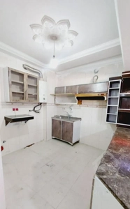 خانه طبقه دو روی پارکینگ