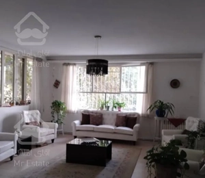 ۸۵ متر / فول امکانات / بازسازی شده /پرده خور