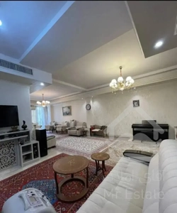 ۱۰۰ متر ۲ خواب با پارکینگ (دارای قدرالسهم ارزنده)
