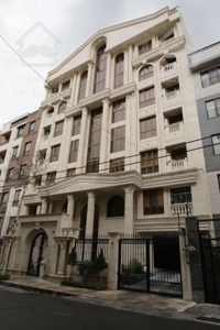 120متر چهار باغ فول امکانات