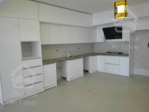 300 متر فول امکانات