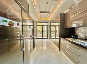 فروش اپارتمان 183 متری زعفرانیه