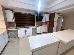 فروش اپارتمان 170 متری زعغرانیه