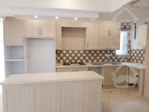 130 متر لوکیشن دنج قبا بدون مشرف