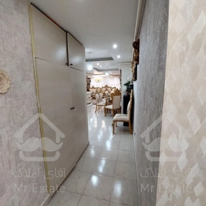 واحد فوق لوکس