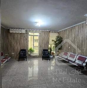 120متر شهرک غرب*ساختمان پزشکان برند* تابلوخور*