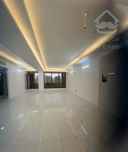 ۱۳۵متری۳خواب با۵۰۰وام کلیدنخوردپنجره قدی‌سند۶دانگ