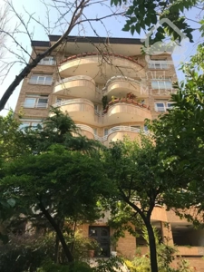 175 متر دربهترین لوکیشن آجودانیه