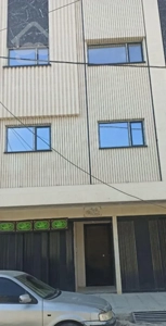 یک واحد طبقه همکف 65متر زیر بنا و نیز20متر حیاط