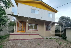 ویلا دو طبقه داخل بافت مسکونی