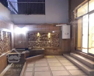 آپارتمان دو خواب با حیاط اختصاصی