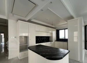 فروش فرمانیه شرقی//۱۶۰متری ۲پارکینگ//طبقات بالا