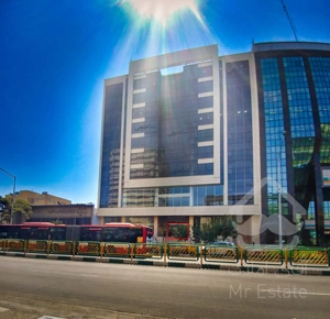 اجاره دو واحد 67 و 89 متر اداری بر خیابان آزادی