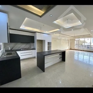 فروش اپارتمان زیر قیمت سالن پرده خور نور و نقشه عالی