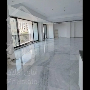 136 متری در پاسداران غرق نور