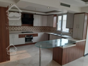 میدان ملت 93 متر