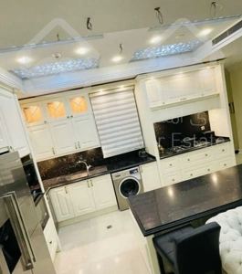 قلهک 120 متر گذر دنج و خلوت