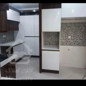 فروش اپارتمان  ۱۰۰ متر زیر قیمت مشاعات تمیز لوکیشن بدون ضعف