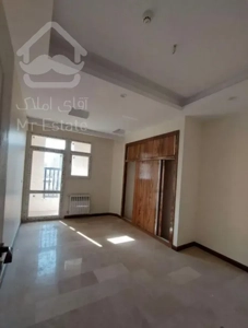 فروش اپارتمان زیر قیمت سالن پرده خور نور و نقشه عالی