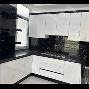 فروش 110 متری اختیاریه