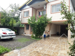 یک واحد ویلا شهری دوطبقه با سند تک برگ 196 متر بنا 330 متر زمین.