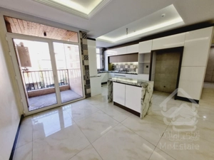 ظفر ۱۳۶ متر نوساز/ غرق در نور/ خوش نقشه