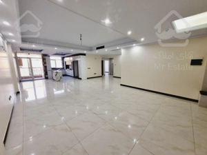 ظفر ۱۳۶ متر/ غرق در نور/ سالن وسیع