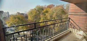 ۱۳۰متر   نوساز ( زیرقیمت)   تک واحدی   /  ویو ابدی