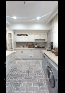 فروش واحد ۶۹متر۲خواب فول نور مستقیم کم واحد رو به افتاب زیر قیمت