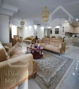 ۹۳ متر، ۱۰ ساله، بازسازی شده، سقف بلند