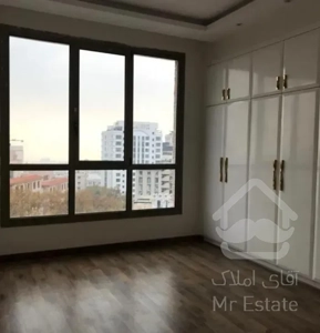 فروش اپارتمان زیر قیمت سالن پرده خور نور و نقشه عالی