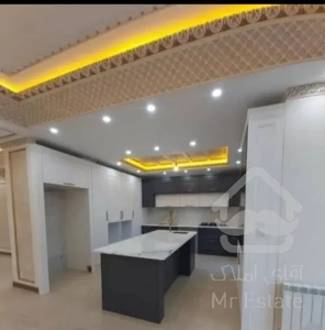 فروش اپارتمان زیر قیمت سالن پرده خور نور و نقشه عالی