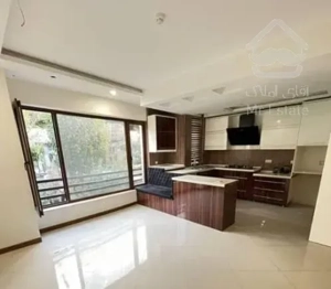 فروش واحد مسکونی فول امکانات در سازمان برنامه شمالی