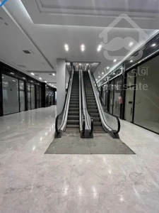 رهن و اجاره مغازه 66 متری در پاساژ کنار مترو حسین آباد