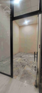 رهن و اجاره مغازه 18 متری در حسین آباد