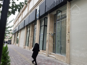 20 متر تجاری  در مرکز تجاری رونیکا مال هروی / جنب مترو