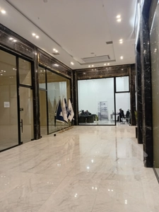 اجاره مغازه 24 متری در مرکز خرید رونیکامال هروی با سه ماه تنفس