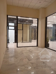 فروش اقساطی مغازه 40 متری لوکس در بهترین موقعیت طبقه 1 رونیکامال با دو ویترین شیشه ای بزرگ