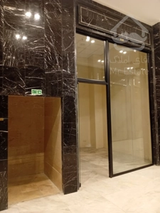 فروش اقساطی واحد تجاری 33 متری در مرکز خرید رونیکامال مناسب مشاغل لوکس